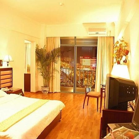 Green Bamboo Hotel Гуейлин Екстериор снимка