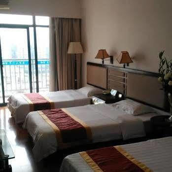 Green Bamboo Hotel Гуейлин Екстериор снимка