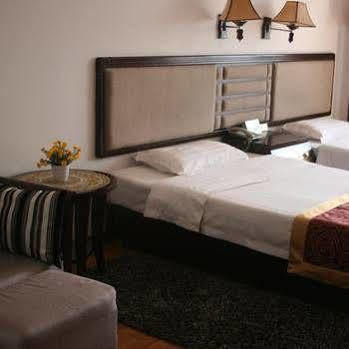 Green Bamboo Hotel Гуейлин Екстериор снимка